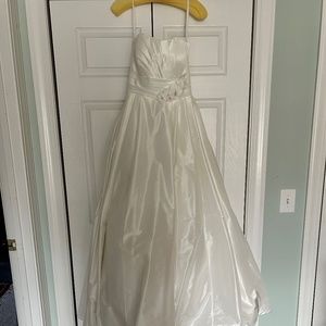 Debutante/wedding dress.